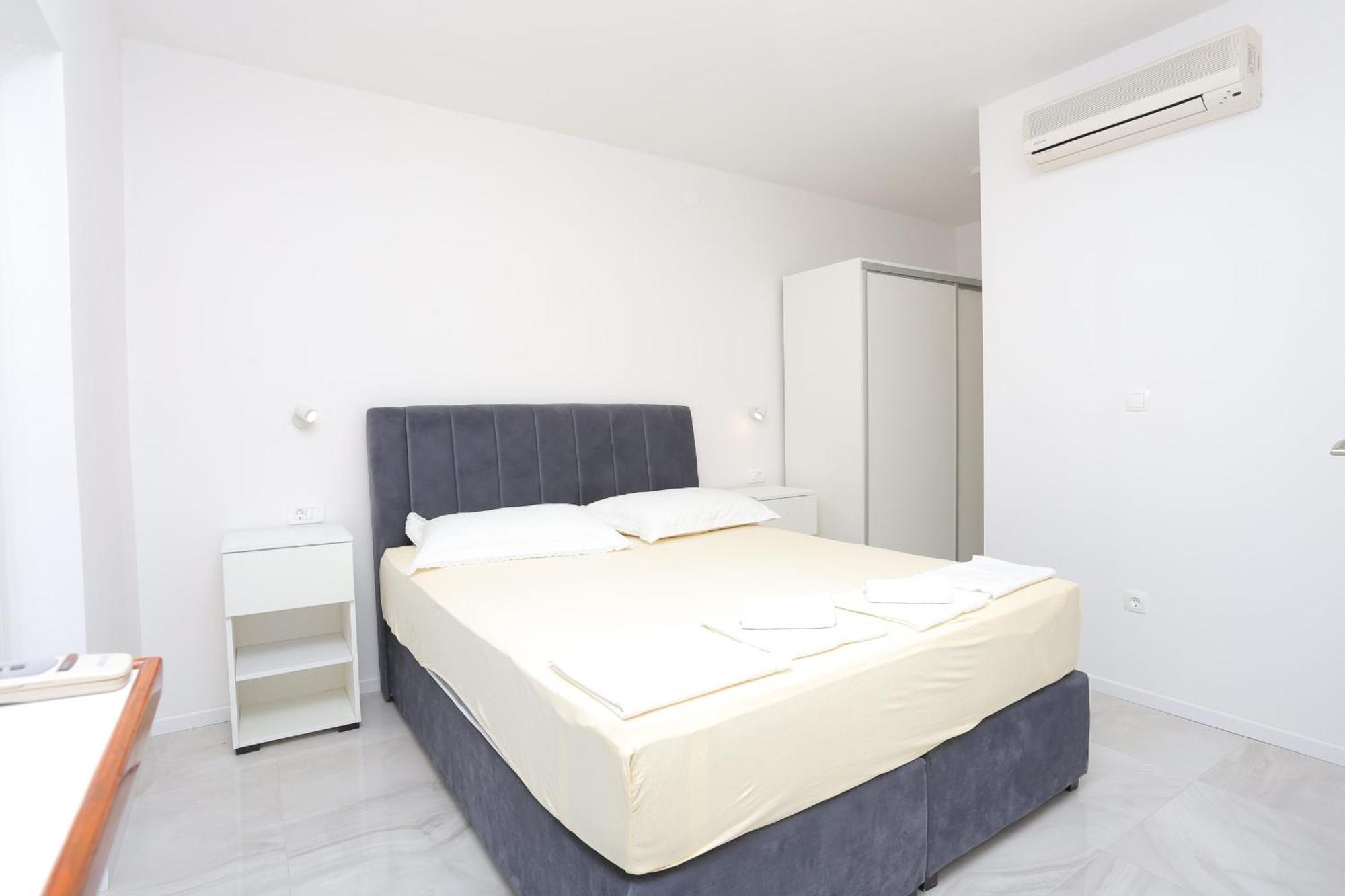 Apartments with a parking space Baska Voda, Makarska - 6773 Ruang foto
